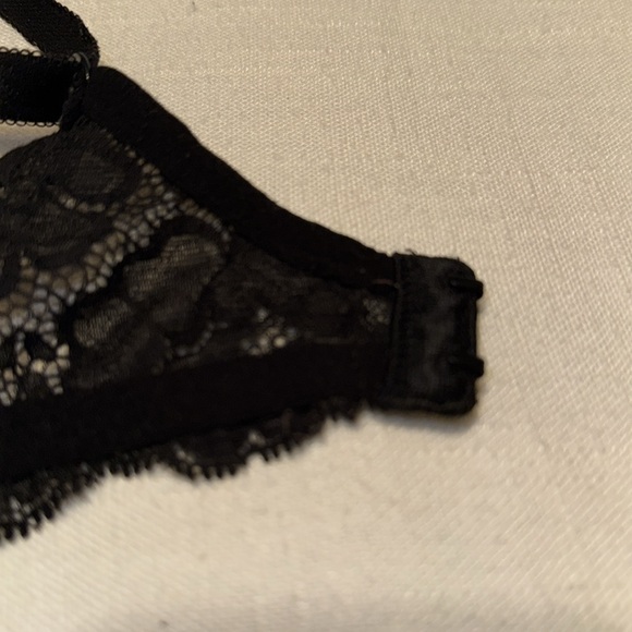 ✨ Victoria’s Secret Dream Angels Push-Up Bra – Size 36C - Picture 10 of 11